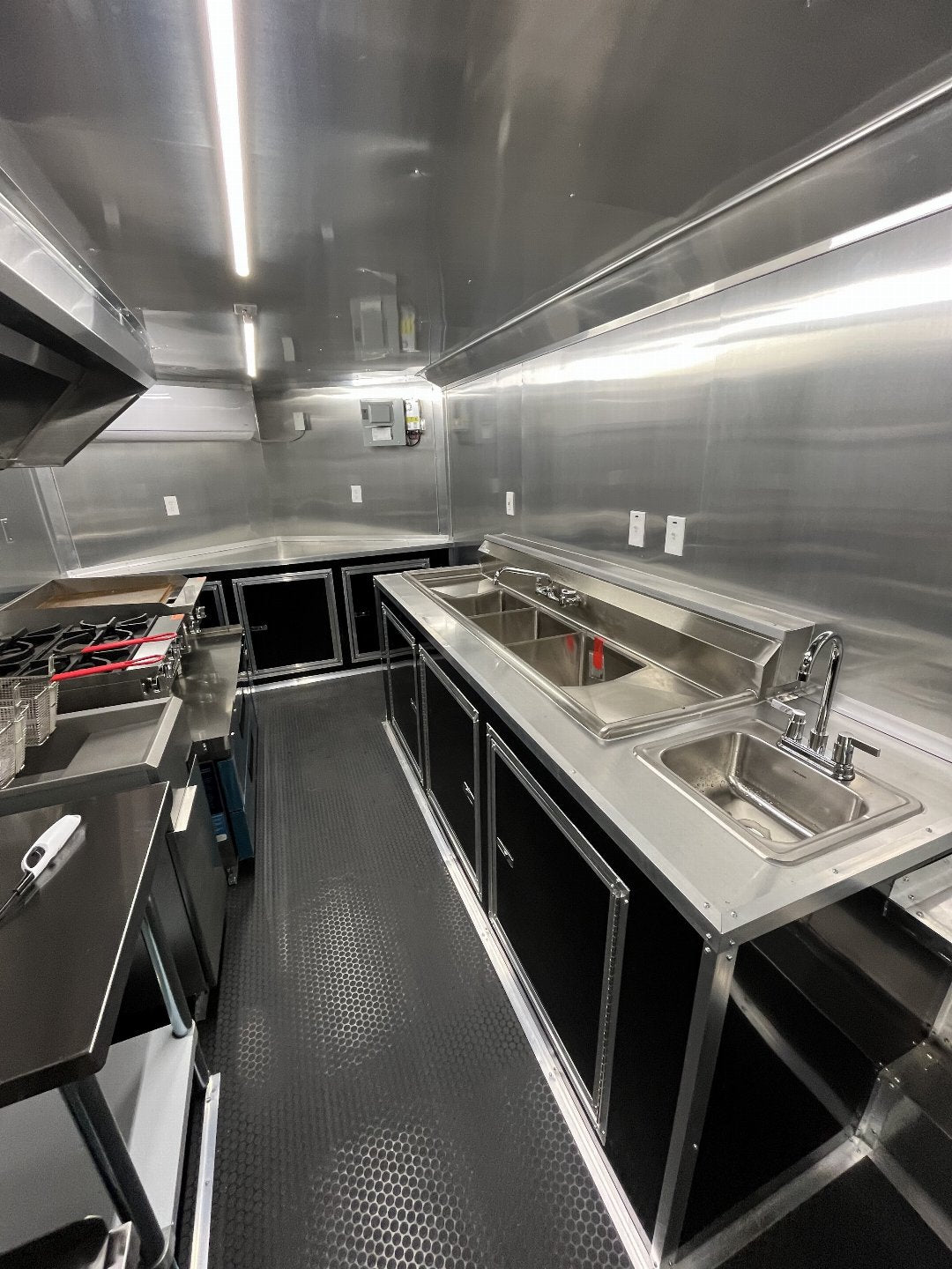 8.5X20 XTREME CONCESSION TRAILER FULLY EQUIPPED POLYCORE FOOD TRAILER