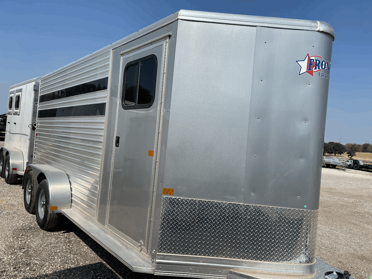 2023 FRONTIER TRAILERS 3 SLANT HORSE HORSE TRAILER