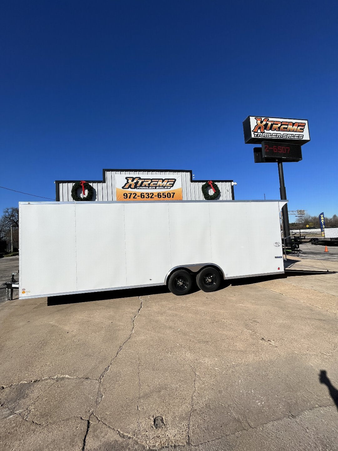 8.5X24 CONTINENTAL CARGO / ENCLOSED TRAILER