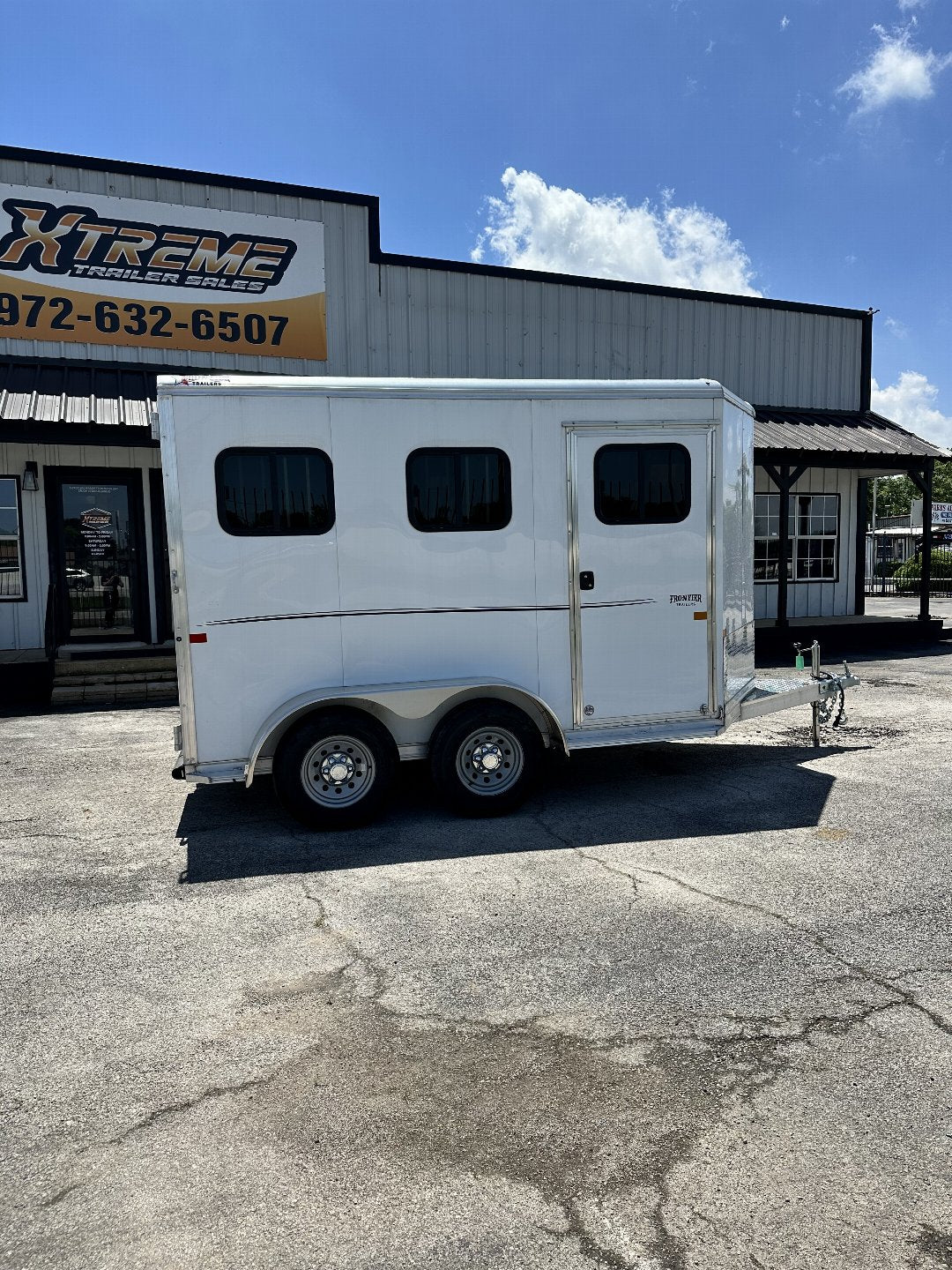 STRIDER 2 HORSE SLANT FRONTIER HORSE TRAILER