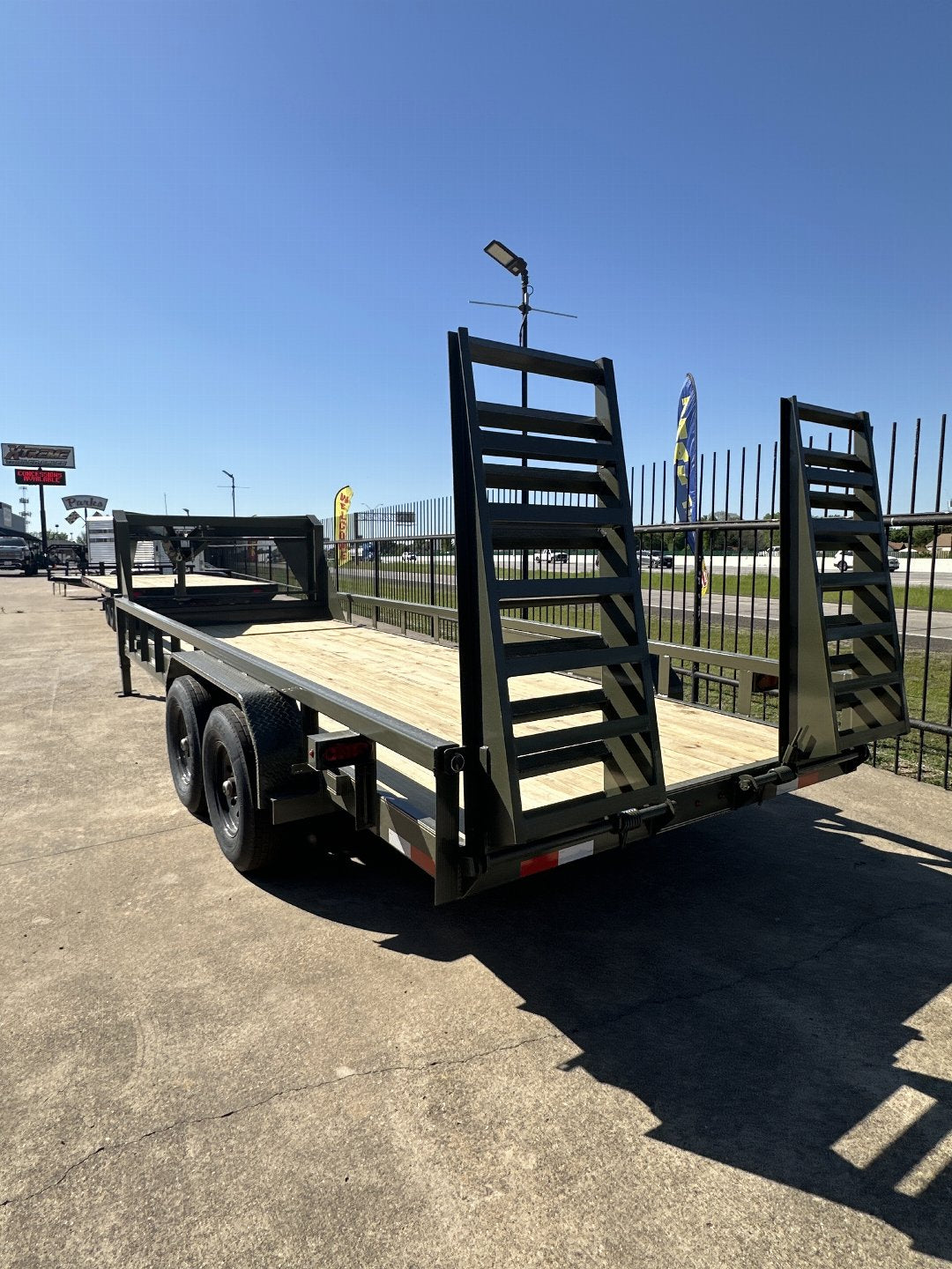 83X20 GOOSENECK UTILITY TRAILER